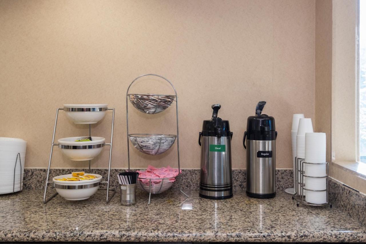 Red Roof Inn & Suites Cincinnati North-Мейсон Экстерьер фото