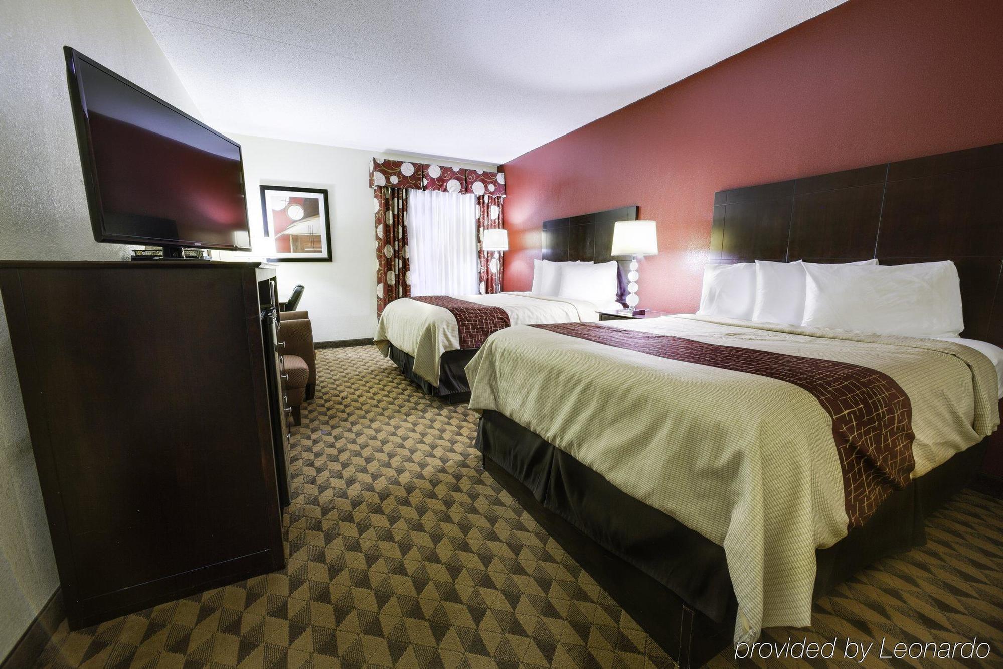Red Roof Inn & Suites Cincinnati North-Мейсон Экстерьер фото
