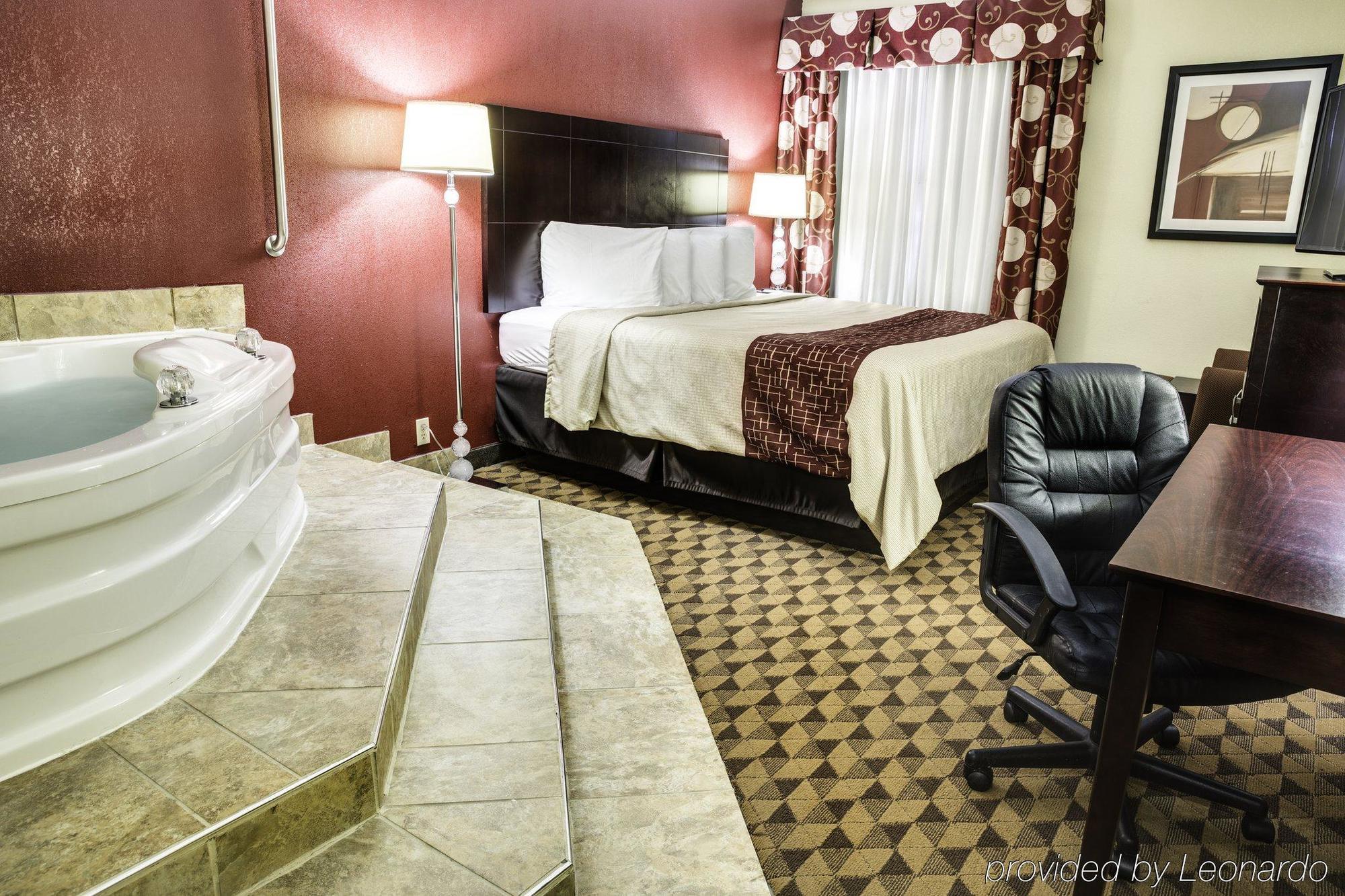 Red Roof Inn & Suites Cincinnati North-Мейсон Экстерьер фото